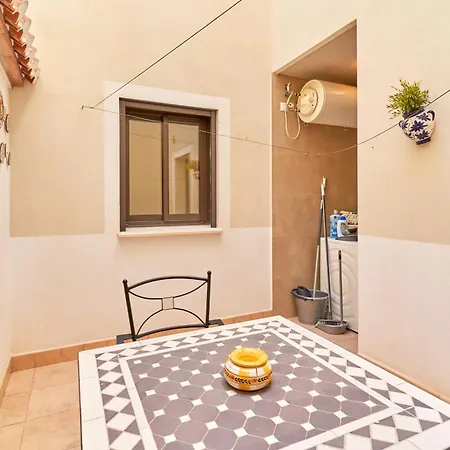 Plaza Espana E1 Apartment *